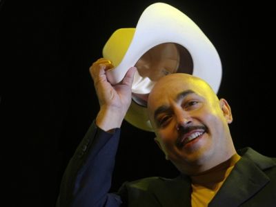 Lupillo Rivera manda a sus hijos a vender fruta