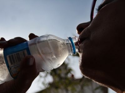 ¡Cuidado! Tomar agua de más te puede causar la muerte